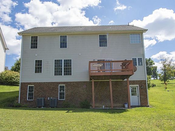 2nd image of 215 Mountain Breeze Dr
