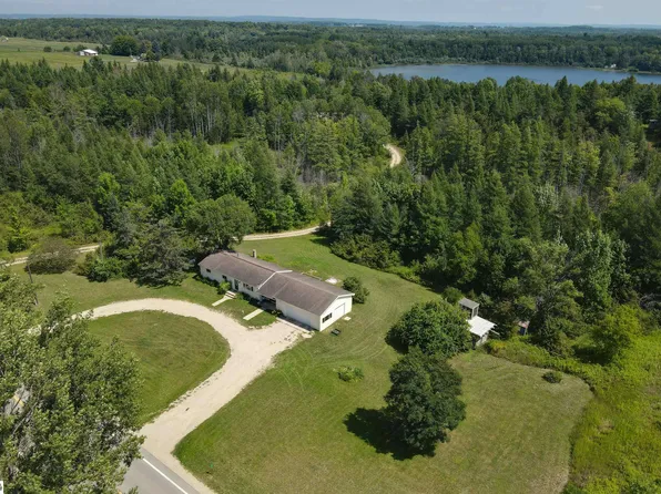 1904 Marion Center Rd, Charlevoix, MI 49720