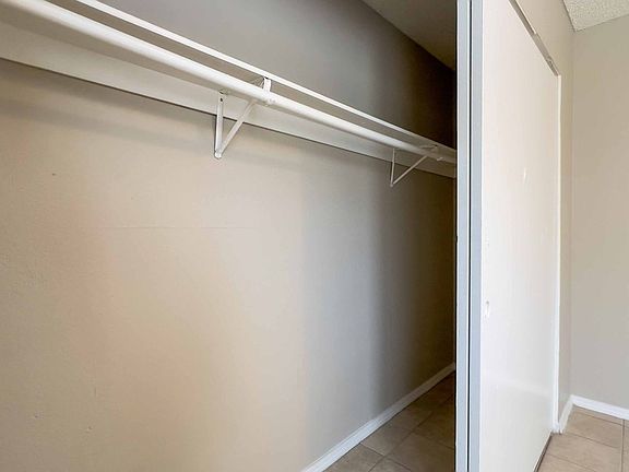4th image of 4057 Marlborough Ave APT 15