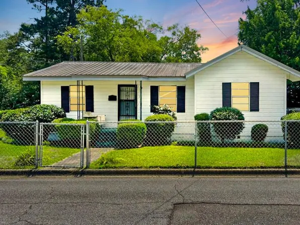 818 NE Parker St, Dothan, AL 36303