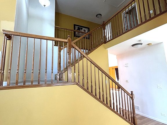 3rd image of 1959 Country Hills Dr