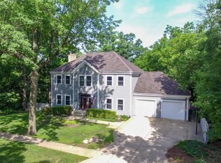 842 Ridgewood Rd, Rockford, IL 61107