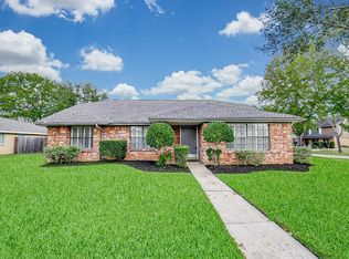 2831 Pineleaf Dr, Sugar Land, TX 77479