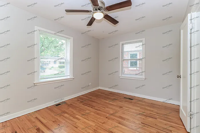 230 S Marguerite Ave — Photo 9