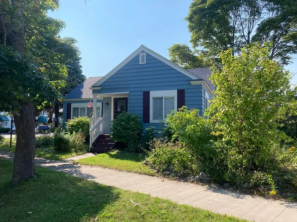 205 N Huron Ave, Mackinaw City, MI 49701