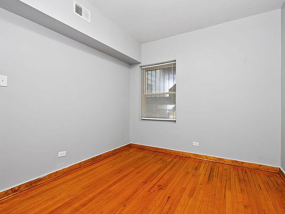 3rd image of 6001-6005 S Richmond St #2915-21