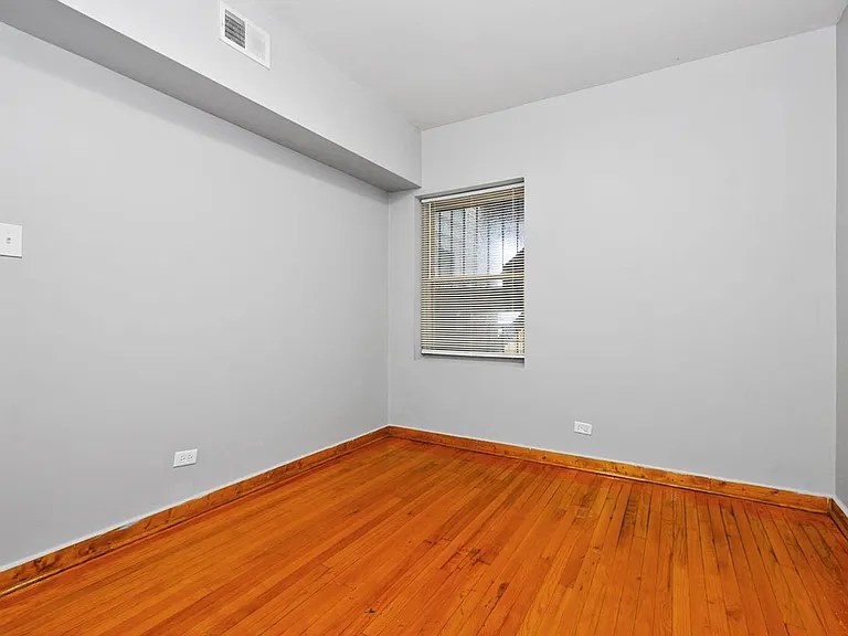 6001-6005 S Richmond St #2915-21 — Photo 3