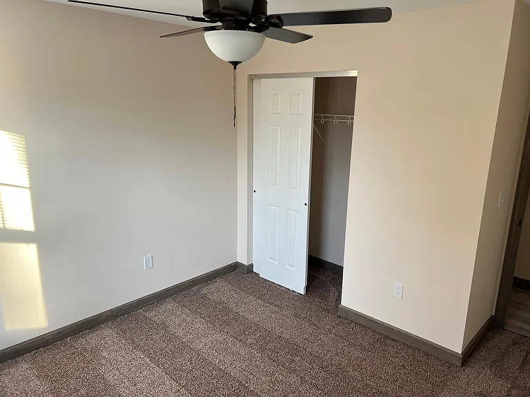 406 E Main St — Photo 17