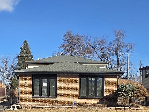 5th image of 2244 W 157th Pl