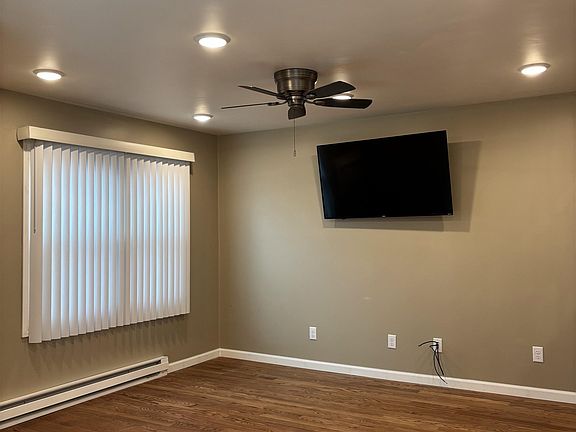 4th image of 1747 Oakdale Ave
