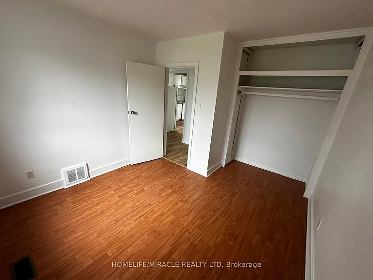 33 Jeavons Ave #ENTIRE HOUSE — Photo 5