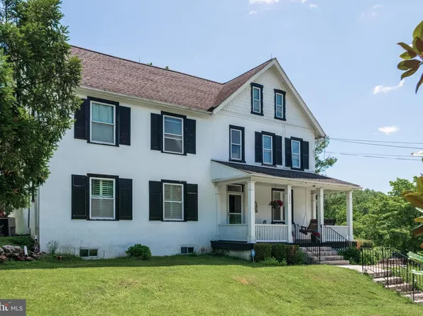 12 Alexis Ln, Malvern, PA 19355