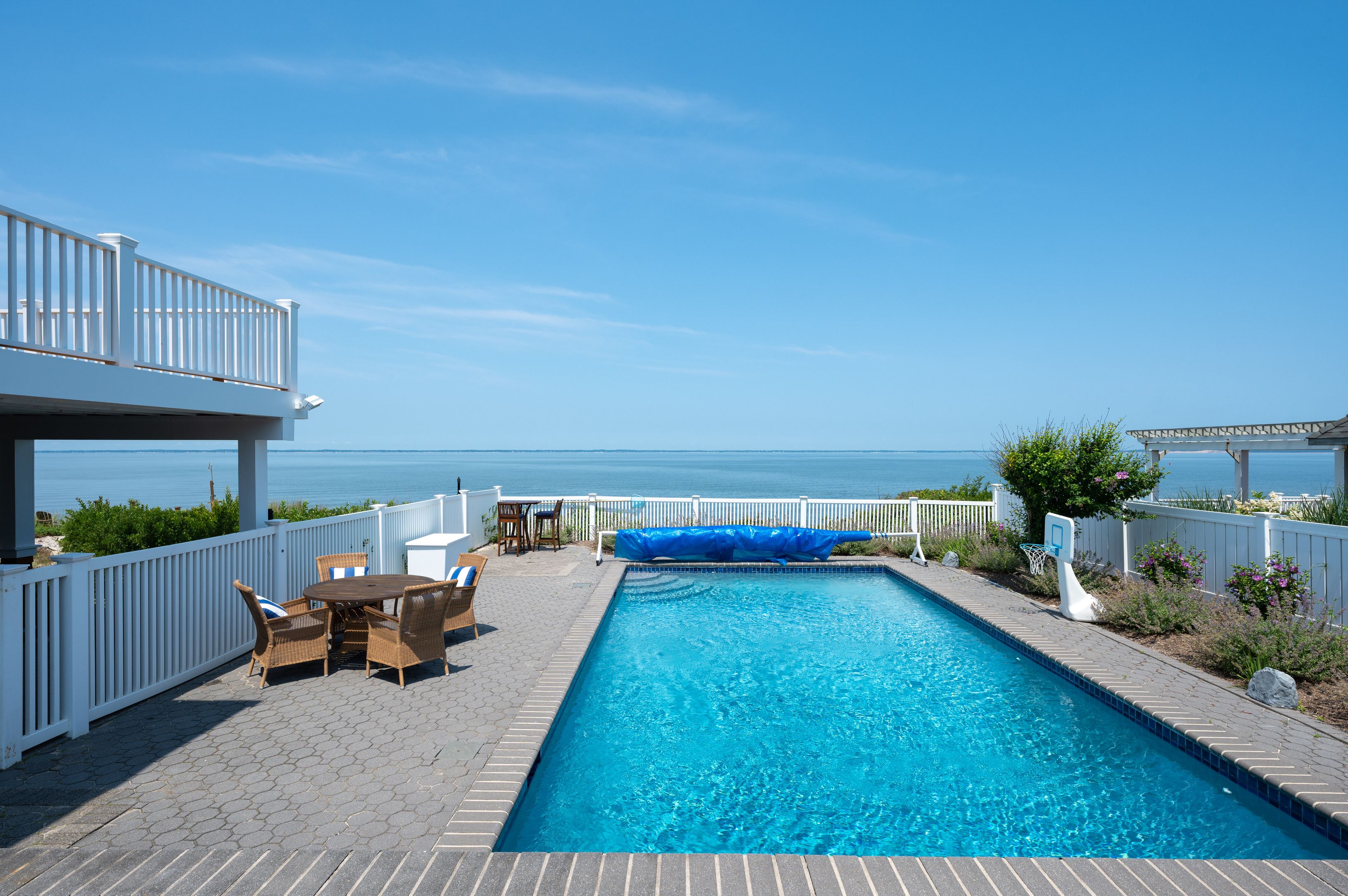 18 Peconic Cres, Hampton Bays, NY 11946 Out East