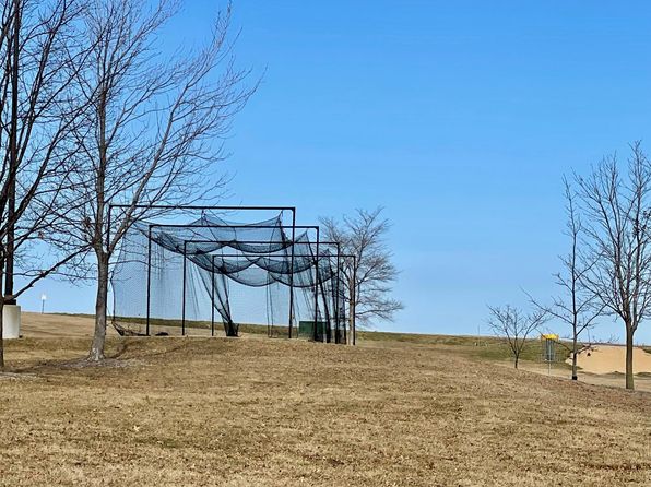 Park Ave, Luxemburg, IA 52056