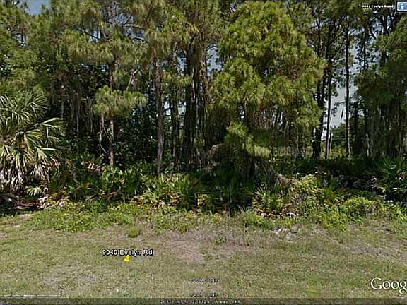 5th image of 9040 Evelyn Rd