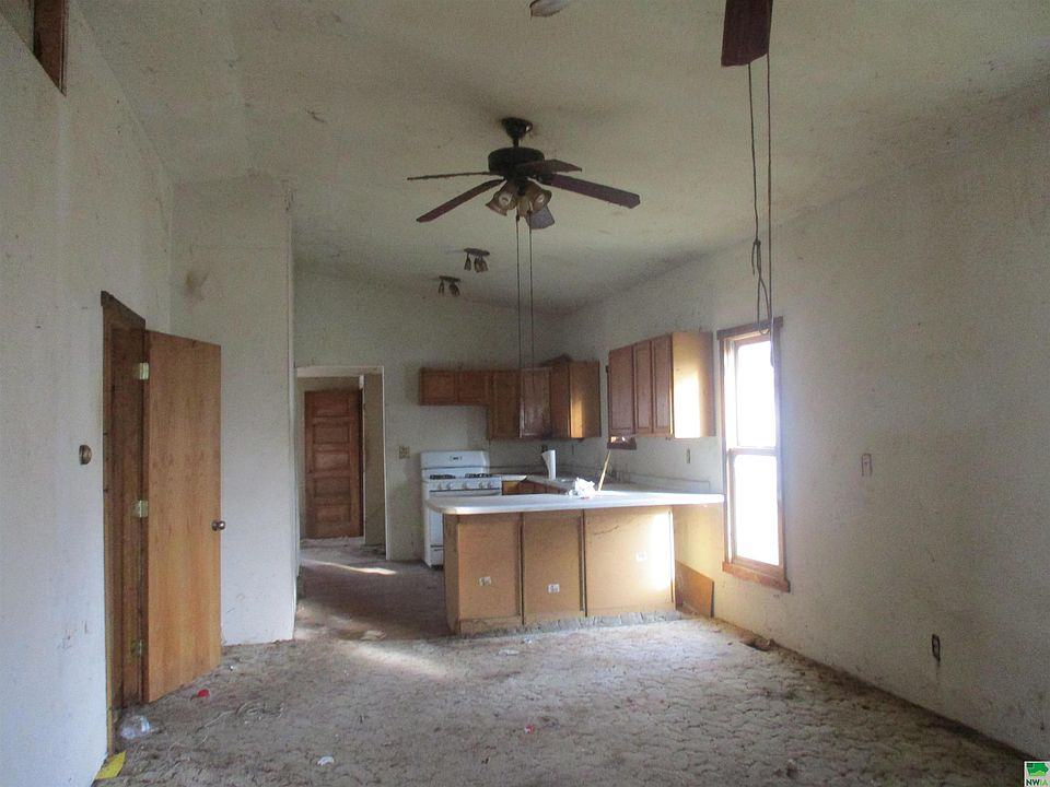 2nd image of 430 E Cedar St