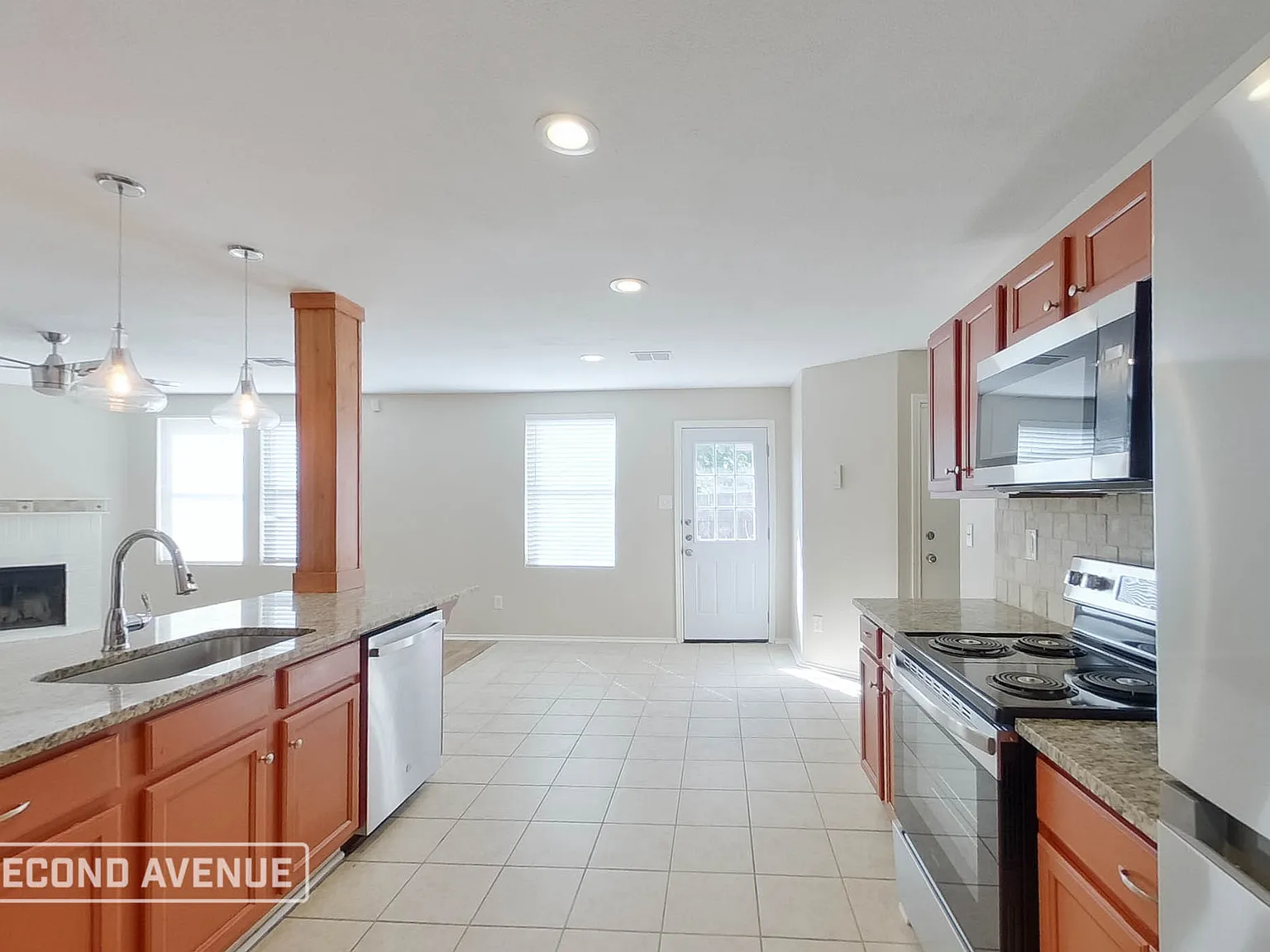 5 bed, 2.5 bath, 2891 sqft, $2,549 — Photo 3