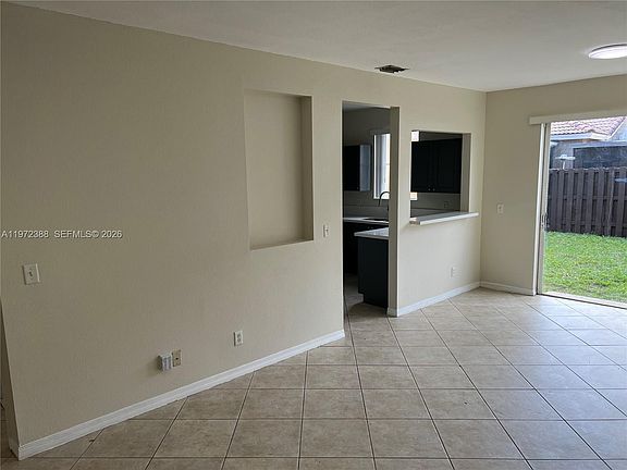 5th image of 100 SW 15th Ave