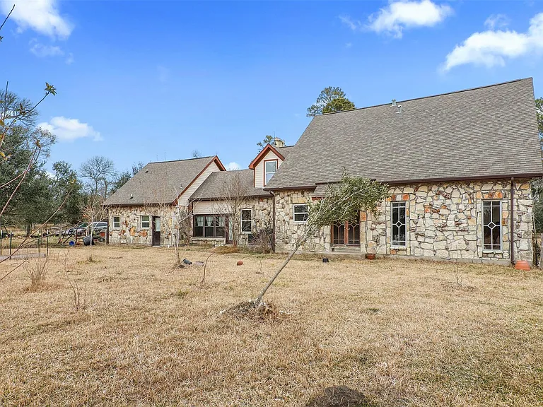 9009 Lazy Ln — Photo 36