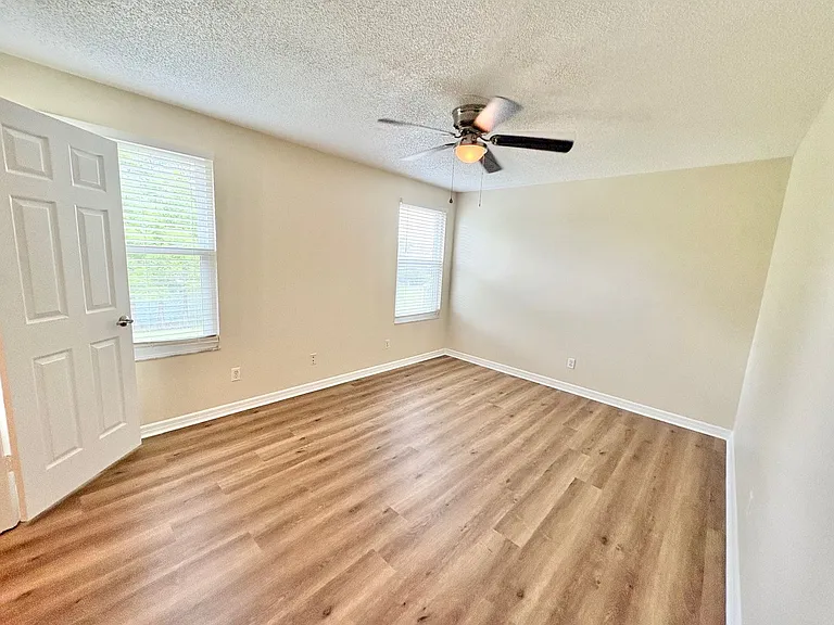2813 Rolling Broak Dr — Photo 26