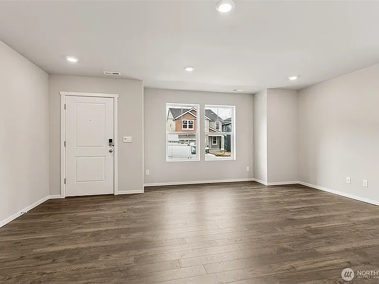 2126 Trailside Dr NE — Photo 6