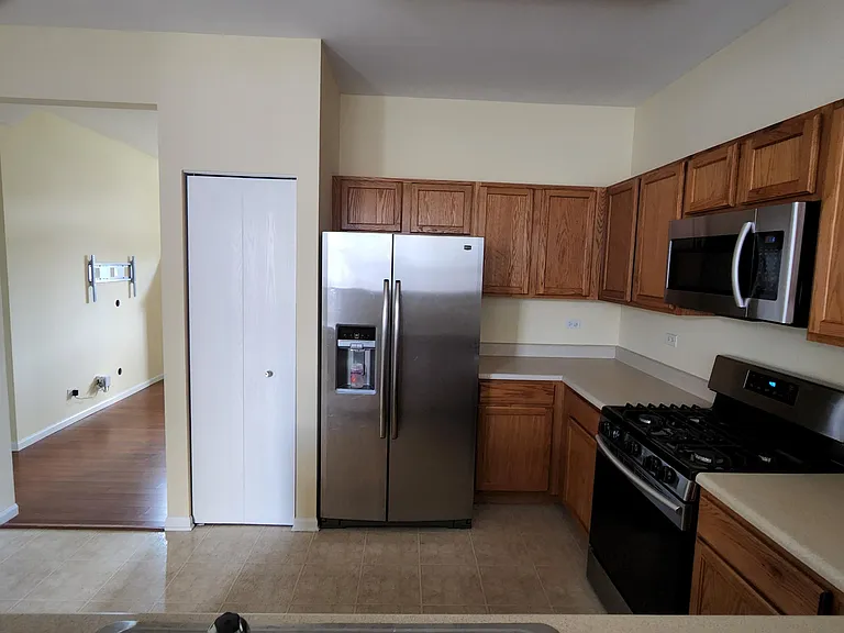 2096 Grayhawk Dr — Photo 9