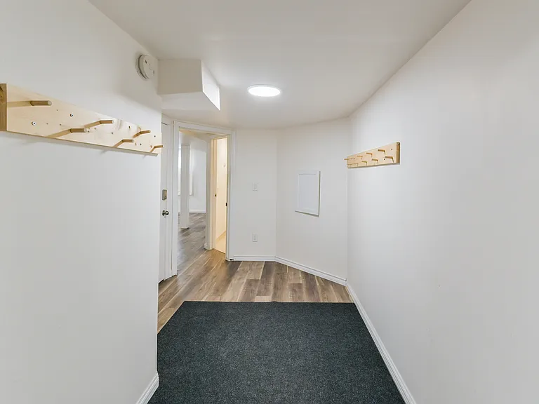 205 Pineset Pl NE #B — Photo 3