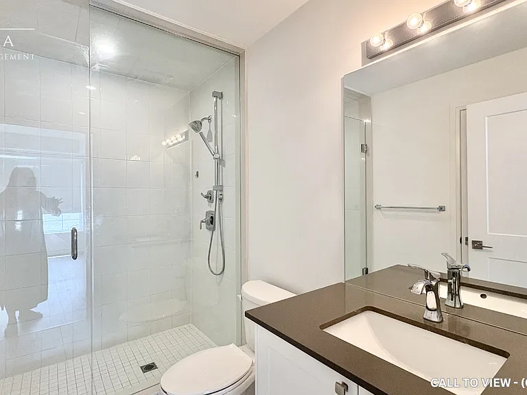 50 Lakebreeze Dr #105 — Photo 9