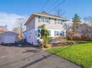 289 Higbie Ln, West Islip, NY 11795