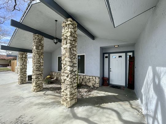2nd image of 537 N Las Posas St