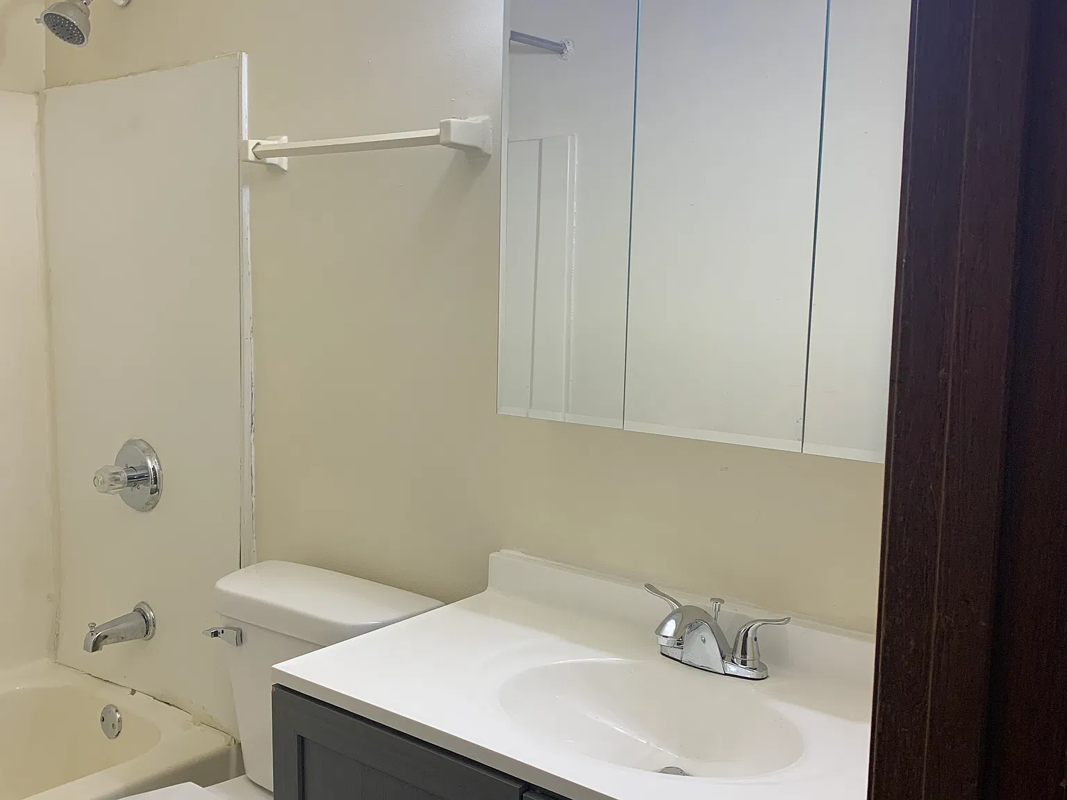 2 bed, 750 sqft, $1,100 — Photo 3