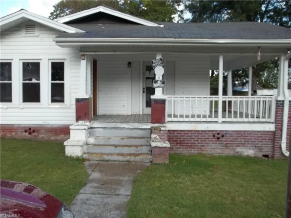 11 5th Ave, Thomasville, NC 27360