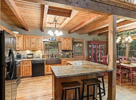 40th image of 61 River Bend Ct