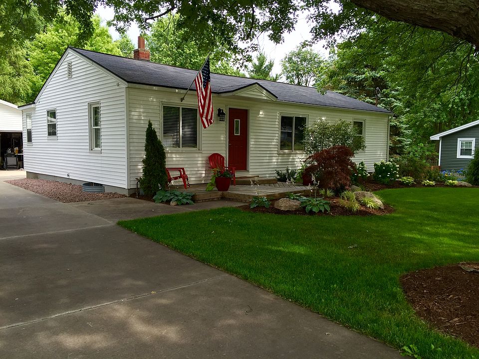 1st image of 917 144th Ave