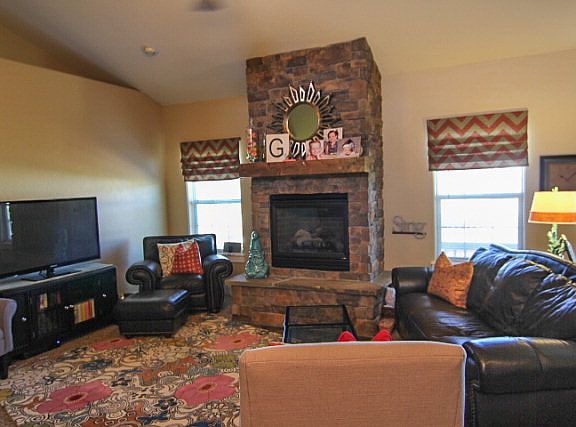 3rd image of 8840 Aurora Dr