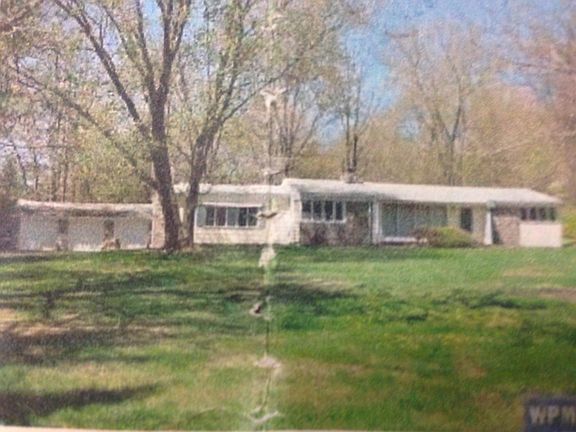 3rd image of 25 Frances Dr