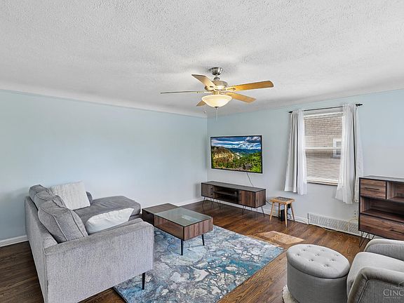 3rd image of 3266 Floridale Ln