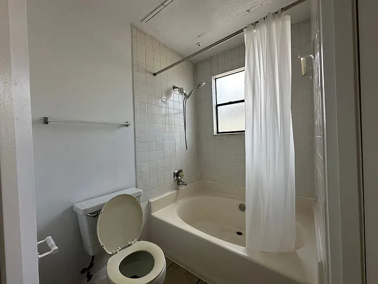 7901 Cambridge St — Photo 21