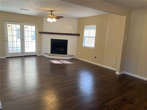 5th image of 3632 Carriage Hill Dr
