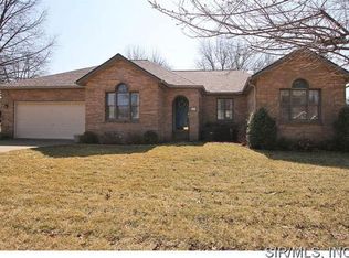 305 Barrett Lake Dr, Swansea, IL 62226