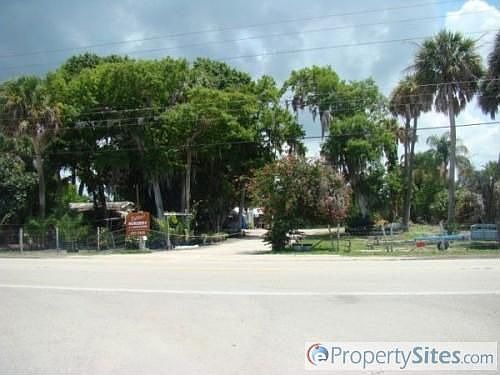 3rd image of 4395 Highway 441 SE