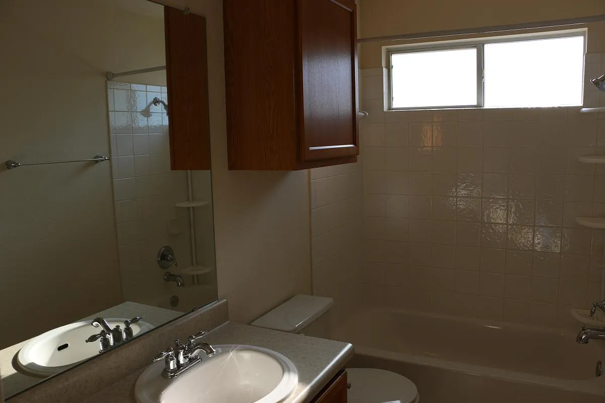 3 bed, 2.5 bath, 1456 sqft, $1,850 — Photo 3