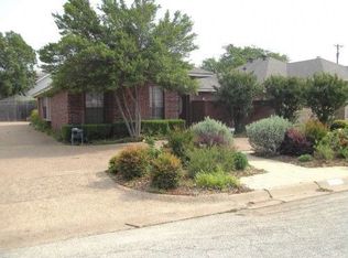 1204 Meadow Ridge Dr, Denton, TX 76201