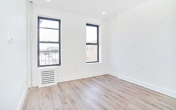 3rd image of 219 13th St #20A