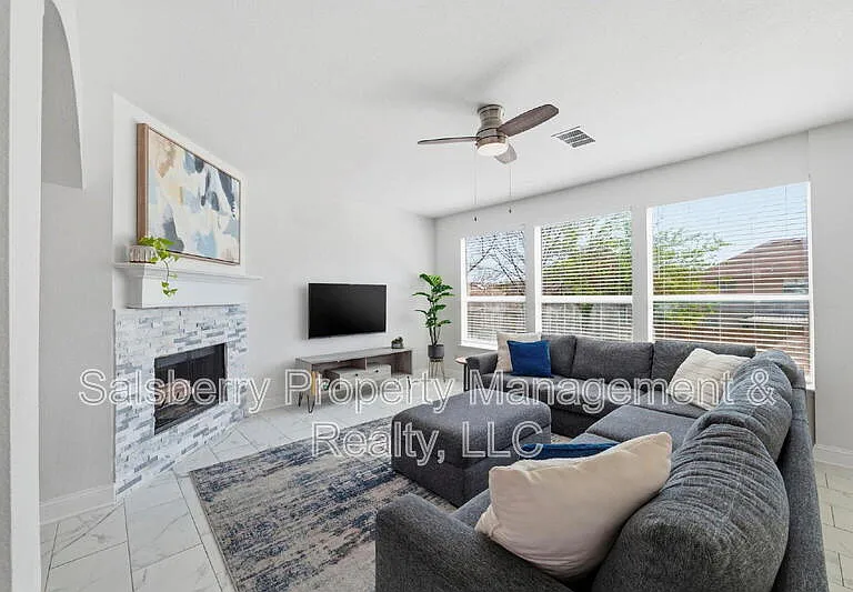 4943 Sunset Ridge Dr — Photo 2