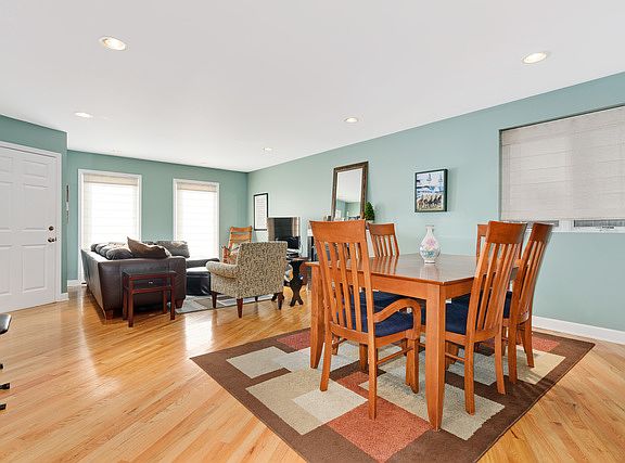 2nd image of 1823 N Clybourn Ave #1