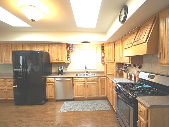 4th image of 35W245 Fox River Dr