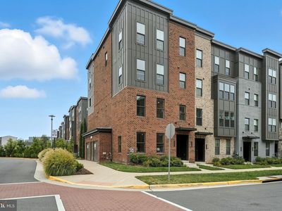 2254 Woodland Gap Ter, Herndon, VA, 20171