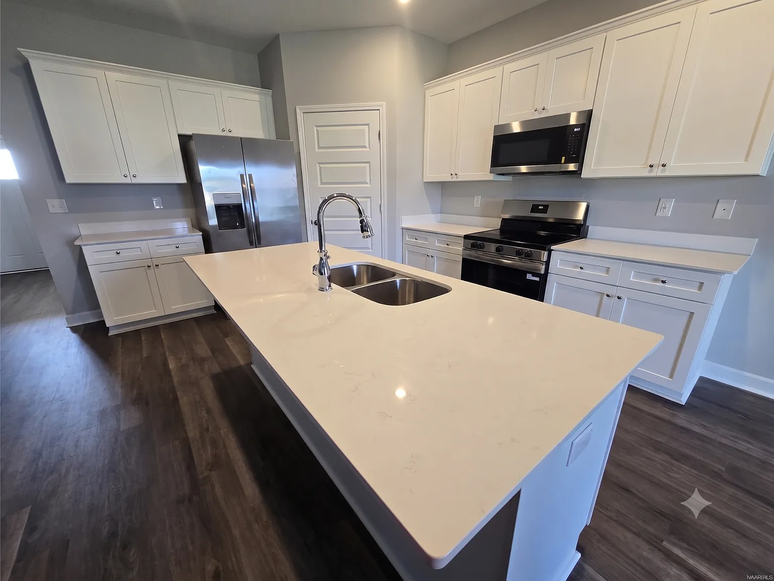 5 bed, 2599 sqft, $3,000 — Photo 4