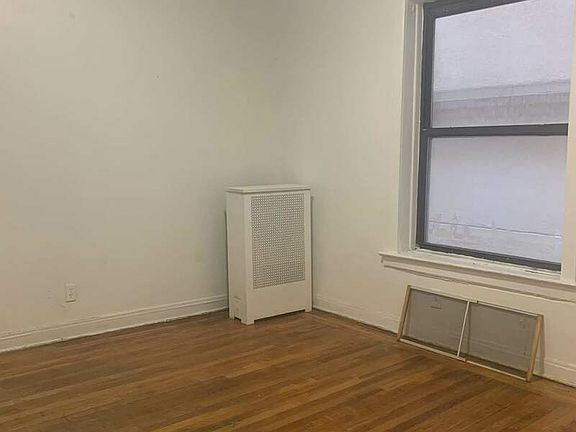 3rd image of 6211 Broadway APT 1B